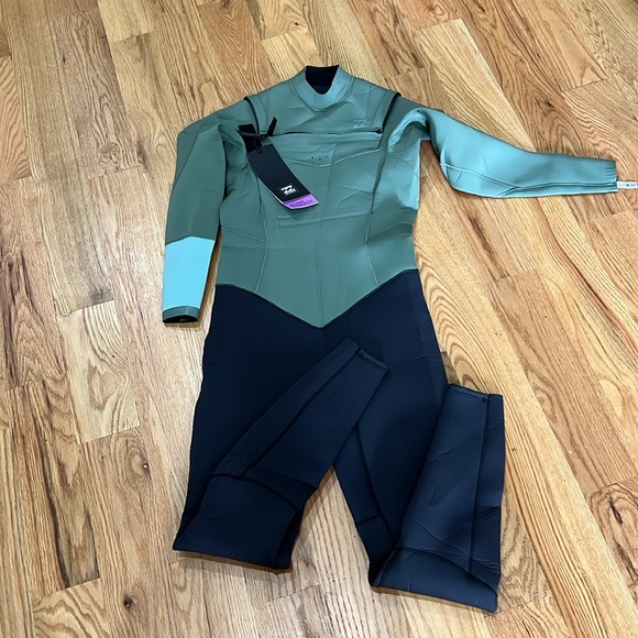 Billabong Synergy Wetsuit new with tags sz10 - Picture 2 of 4